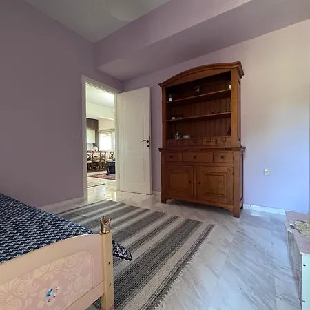 Kyriakos Apartment Nea Roda